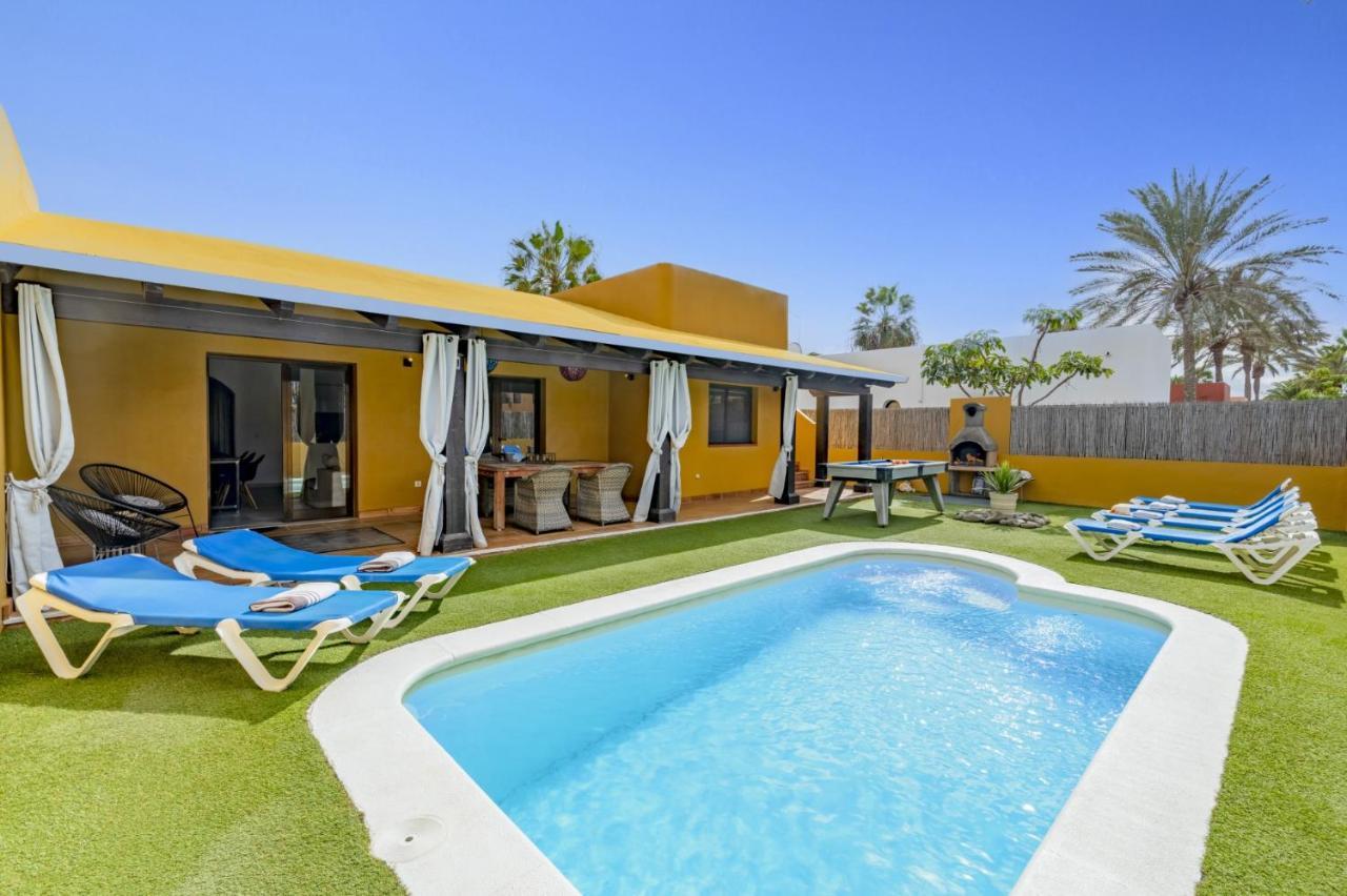 קורלחו Villa Papagayo Deluxe By Villa Plus מראה חיצוני תמונה